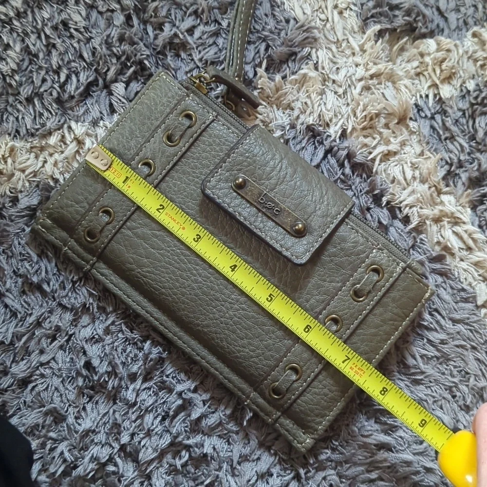 BOC Wallet Clutch Wristlet Billfold Gray Green Color
